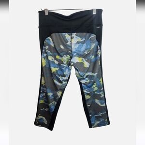Adidas climalite women's cropped athletic leggings Blue Black Yellow size Small